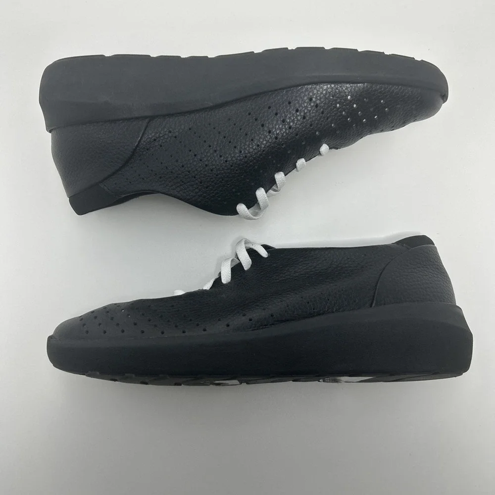 Clarks Collection Kayleigh Aster Black‎ Leather Sneaker Women's Size 11